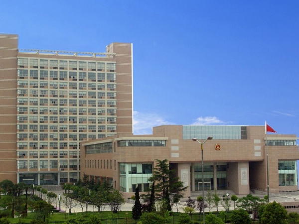 某市中級(jí)人民法院