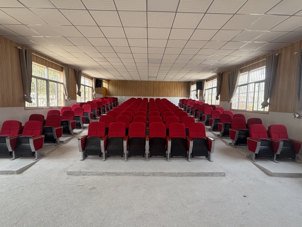 某市中學(xué)多功能報告廳系統(tǒng)